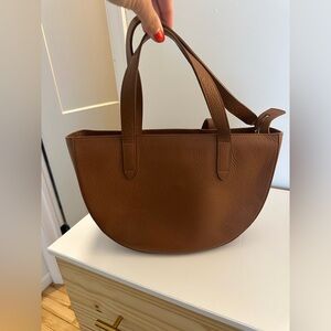 Cuyana - Tan Leather Half Moon Crossbody Bag 🌙